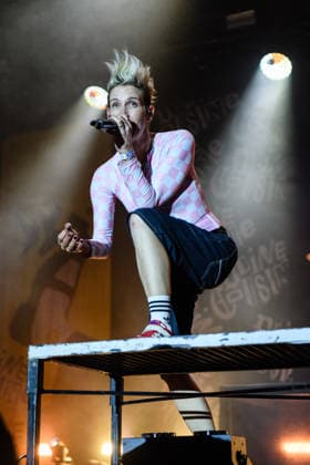 With boundless energy, a raspy voice, and plenty of attitude, Ina Bredehorn—aka Deine Cousine—rocked the Taubertal Festival in Rothenburg ob der Tauber on August 8, 2026