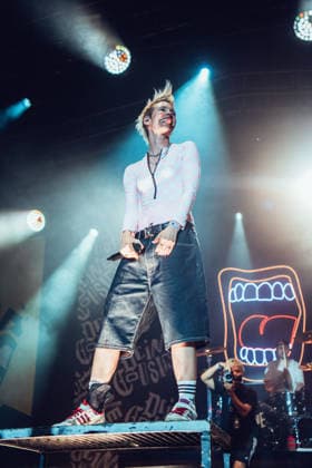 With boundless energy, a raspy voice, and plenty of attitude, Ina Bredehorn—aka Deine Cousine—rocked the Taubertal Festival in Rothenburg ob der Tauber on August 8, 2026