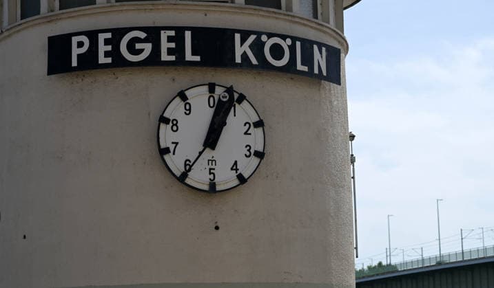 August 9, 2026, xophax, public life, Cologne, Low water levels on the Rhine; shipping on the Rhine restricted; water level approx. 6 meters; Cologne