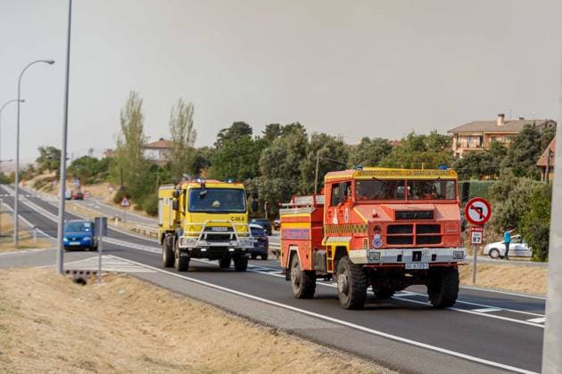 A forest fire in Revenga has been classified as Severity Level 1, forcing the closure of Highway N 603 between Segovia and San Rafael. Firefighting efforts in Revenga, as of August 9, 2026, in Segovia, Castile and León, Spain. The Regional Ministry of the Environment has classified a wildfire that broke out in Revenga, Segovia, this Sunday as Level 1 on the Potential Severity Index (IGR), forcing the closure of Highway N 603 between the city of Segovia and the town of San Rafael. The fire began at 4:54 p.m. and was subsequently elevated to IGR 1 because the blaze is threatening forested areas covering more than 30 hectares. On the scene are more than twenty firefighting units working to extinguish the blaze, the cause of which is under inv  Copyright: xNachoxValverdex 7707554