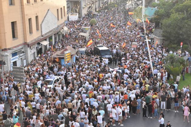Rally in Ceuta to Demand Answers from Spain and Europe March to Plaza de los Reyes under the slogan Enough Is Enough—Ceuta Won’t Give Up, August 9, 2026, in Ceuta, Spain. The demonstration, organized by religious communities and neighborhood associations, brought together thousands of people this Sunday in Ceuta’s Plaza de la Constitución to demand action in response to the situation created by the mass arrival of migrants on July 30. The organizers estimate attendance at more than 10,000 people, while the National Police put the number at over 5,000. AUGUST 9, 2026 Gabriela Sardá Nún Ceuta, Spain Copyright: xGabrielaxSardaxNunezx 7707571