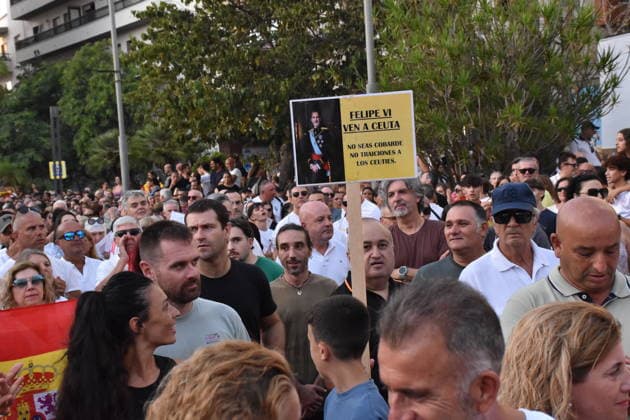Rally in Ceuta to Demand Answers from Spain and Europe March to Plaza de los Reyes under the slogan Enough Is Enough—Ceuta Won’t Give Up, August 9, 2026, in Ceuta, Spain. The demonstration, organized by religious communities and neighborhood associations, brought together thousands of people this Sunday in Ceuta’s Plaza de la Constitución to demand action in response to the situation created by the mass arrival of migrants on July 30. The organizers estimate attendance at more than 10,000 people, while the National Police put the number at over 5,000. AUGUST 9, 2026 Gabriela Sardá Nún Ceuta, Spain Copyright: xGabrielaxSardaxNunezx 7707575