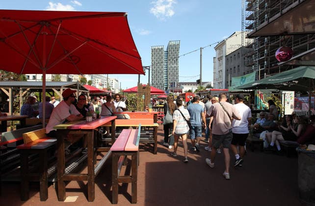 Vegan Street Festival at Spielbundeplatz in St. Pauli On Saturday and Sunday, thousands of visitors flocked to the festival—which took place over two days for the first time—amid perfect weather. The event was organized by the association Animal Rights Watch e.V. St. Pauli Hamburg.