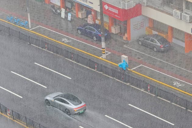 SHANGHAI, CHINA - AUGUST 10: Strong winds and heavy rain hit the area near Zhoujiazui Road in Yangpu District as Typhoon Dolphin affects the city on August 10, 2026 in Shanghai, China. Typhoon Dolphin, the 13th typhoon of the year, made landfall at Yuhuan of Taizhou City, east China s Zhejiang Province, at around 5:30 p.m. on August 9.  Copyright: xVCGx 111659076897