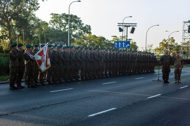 August 9, 2026, Warsaw, Mazovia, Poland: Chief of the General Staff of the Polish Armed Forces, General Wieslaw Kukula (right) salutes as the parade rehearsal begins. Early in the morning of 9th August, Poland s armed forces, and those of allies stationed in the country, take part in a rehearsal in preparation for a parade on National Armed Forces Day on the 15th August. Soldiers muster as the sun rises over the Vistula River and march past grandstands prepared for dignitaries. The soldiers were followed by mechanised divisions travelling in tanks and a variety of armoured vehicles. Afterwards, Secretary of State in the Ministry of Defence, Pawel Bejda addresses a post-rehearsal press conference, where he is accompanied by the Chief of the  - ZUMAs197 20260809_aaa_s197_084 Copyright: xNeilxMiltonx