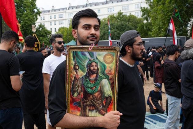 August 9, 2026, London, England, United Kingdom: Shia Muslims take part in the annual Arbaeen procession in Marble Arch in London, Britain, on August 9, 2026. Arbaeen marks the 40th day after the martyrdom of Imam Hussein, the grandson of the Prophet Muhammad. London United Kingdom - ZUMAk172 20260809_zip_k172_020 Copyright: xThomasxKrychx