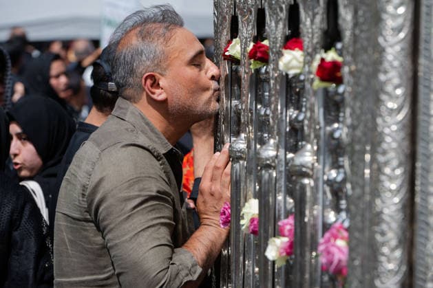 August 9, 2026, London, England, United Kingdom: Shia Muslims take part in the annual Arbaeen procession in Marble Arch in London, Britain, on August 9, 2026. Arbaeen marks the 40th day after the martyrdom of Imam Hussein, the grandson of the Prophet Muhammad. London United Kingdom  - ZUMAk172 20260809_zip_k172_018 Copyright: xThomasxKrychx