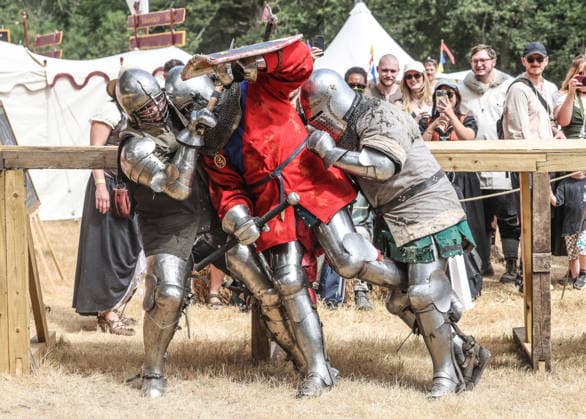 Kingdom of Loxwood medieval festival 09.08.2026. Members of the Full contact medieval armoured combat group Invicta take part in mass combat at the Kingdom of Loxwood medieval festival in west Sussex  Copyright: xRichardxPohlex NINTCHDBPICT001100254541