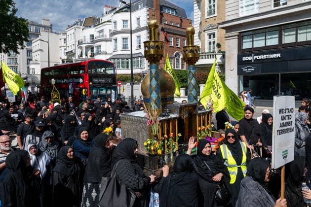 August 9, 2026, London, England, United Kingdom: Shia Muslims take part in the annual Arbaeen procession in Marble Arch in London, Britain, on August 9, 2026. Arbaeen marks the 40th day after the martyrdom of Imam Hussein, the grandson of the Prophet Muhammad. London United Kingdom  - ZUMAk172 20260809_zip_k172_037 Copyright: xThomasxKrychx