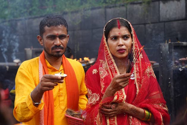 August 10, 2026, Kathmandu, Bagmati, Nepal: Today is the last Monday of the month of Shrawan, and Pashupatinath is thronged with devotees..Women who have been observing fasts and worshipping Lord Shiva every Monday throughout the month of Shrawan are formally concluding their fast today. Kathmandu Nepal  - ZUMAa308 20260810_znp_a308_002 Copyright: xChandraxBahadurxAlex