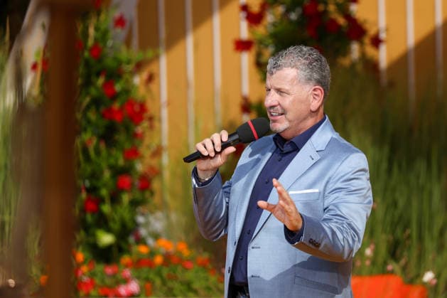 Rust, Germany, August 9, 2026 Every Sunday at Europa-Park Rust, August 9, 2026 Pictured: Semino Rossi on stage at Europa-Park Rust, Baden-Württemberg Copyright: xFotostandx xHettichx