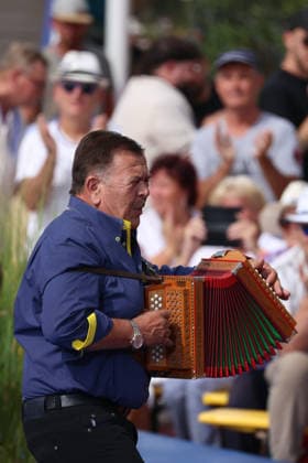 Rust, Germany, August 9, 2026 Every Sunday at Europa-Park Rust, August 9, 2026 Pictured: Oesch s, third from the left on stage at Europa-Park Rust, Baden-Württemberg Copyright: xFotostandx xHettichx