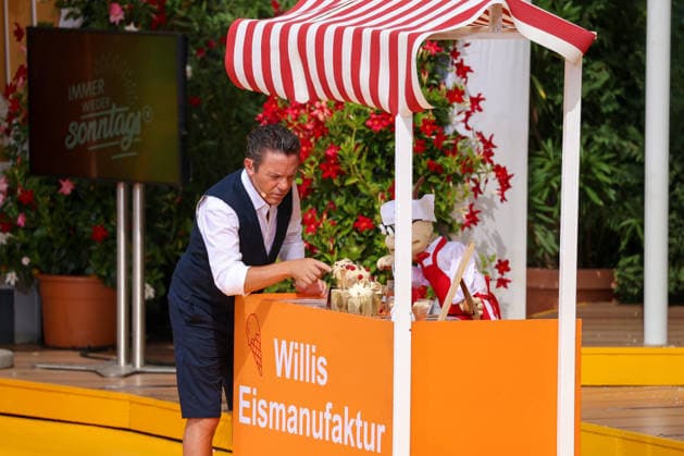 Rust, Germany, August 9, 2026 Immer wieder on Sundays at Europa-Park Rust, August 9, 2026. Pictured: Stefan Mross at Willi s Ice Cream Factory, Europa-Park Rust, Baden-Württemberg Copyright: xFotostandx xHettichx