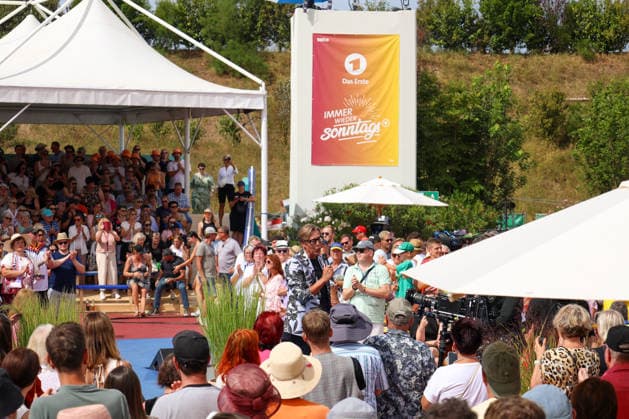 Rust, Germany, August 9, 2026 Time and again on Sundays at Europa-Park Rust, August 9, 2026 Pictured: Hansy Vogt on the show stage, surrounded by fans at Europa-Park Rust, Baden-Württemberg Copyright: xFotostandx xHettichx
