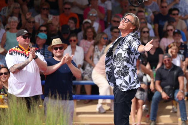 Rust, Germany, August 9, 2026 Immer wieder Sonntags at Europa-Park Rust, August 9, 2026. Pictured: Hansy Vogt on stage at Europa-Park Rust, Baden-Württemberg Copyright: xFotostandx xHettichx