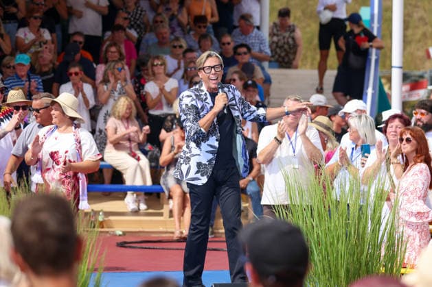 Rust, Germany, August 9, 2026 Immer wieder Sonntags at Europa-Park Rust, August 9, 2026. Pictured: Hansy Vogt on stage at Europa-Park Rust, Baden-Württemberg Copyright: xFotostandx xHettichx