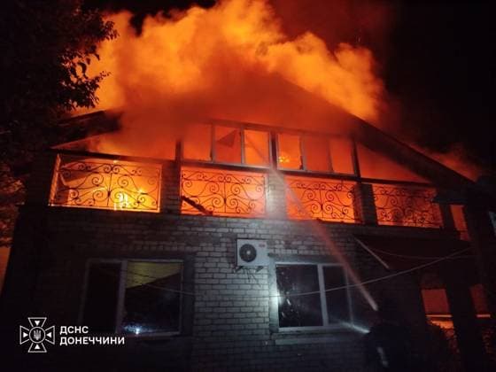 Russian forces shelled Kramatorsk and Sloviansk DONETSK OBLAST, UKRAINE - AUGUST 10: (----EDITORIAL USE ONLY - MANDATORY CREDIT - STATE EMERGENCY SERVICE OF UKRAINE HANDOUT - NO MARKETING NO ADVERTISING CAMPAIGNS - DISTRIBUTED AS A SERVICE TO CLIENTS----) Ukrainian firefighters try to extinguish the fires which broke out after Russia launched strikes by UAVs both in Sloviansk and Kramatorsk, Donetsk Oblast, Ukraine on August 10, 2026. Attacks set fire to a non-residential building and 20 market stalls at a local market. Another strike caused a fire in a hangar at a local industrial facility. The fire, which spread across 1,200 square meters, was brought under control, but firefighting operations were suspended due to the risk of another  Copyright: x2026xAnadoluxStatexEmergencyxServicexofxUkrainex