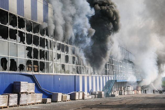 RUSSIA, DONETSK PEOPLE S REPUBLIC - AUGUST 10, 2026: A fire breaks out after a Ukrainian drone strike on the Galaktika Galaxy shopping centre in Makeyevka, east of Donetsk. Dmitry Yagodkin TASS  95999104
