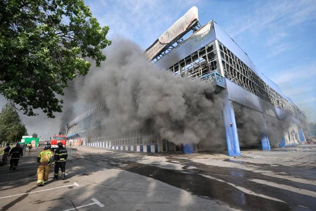 RUSSIA, DONETSK PEOPLE S REPUBLIC - AUGUST 10, 2026: A fire breaks out after a Ukrainian drone strike on the Galaktika Galaxy shopping centre in Makeyevka, east of Donetsk. Dmitry Yagodkin TASS  95999082