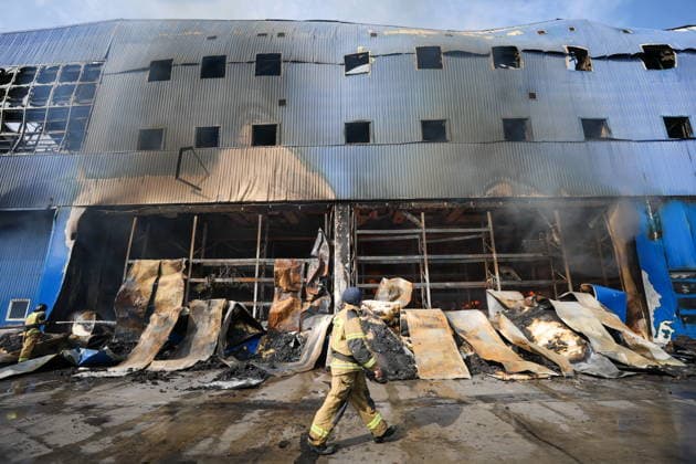 RUSSIA, DONETSK PEOPLE S REPUBLIC - AUGUST 10, 2026: A fire breaks out after a Ukrainian drone strike on the Galaktika Galaxy shopping centre in Makeyevka, east of Donetsk. Dmitry Yagodkin TASS  95999117