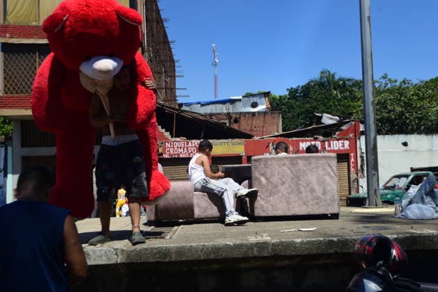111 killed, 87 injured as magnitude 7.4 earthquake strikes Colombia CALI, COLOMBIA - AUGUST 10: Residents inspect damaged buildings after a magnitude 7.4 earthquake struck Colombia, killing at least 111 people and injuring 87 others, in Cali, Colombia, on August 10, 2026. According to authorities, around 1,500 properties have been affected across the country, while emergency crews continue search-and-rescue and damage-assessment operations. Edwin Rodriguez Pipicano Anadolu Cali Colombia. Editorial use only. Please get in touch for any other usage. Copyright: x2026xAnadoluxEdwinxRodriguezxPipicanox