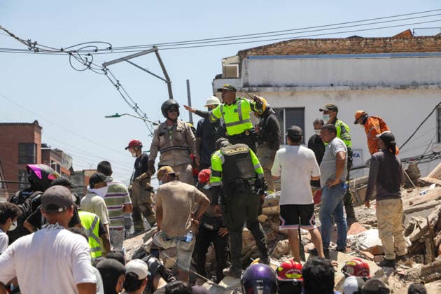 7.1-Magnitude Earthquake in Colombia Santiago de Cali, August 10, 2026 The building located at Carrera 24 and Calle 9 in the capital of Valle del Cauca collapsed due to the earthquake that struck the country today, Firefighters, police, and Cali residents are searching through the rubble for survivors. Photos by Samir Rojas, El Tiempo. EDITORIAL USE ONLY  Copyright: xGDA ElxTiempo Colombia-xTodosxlosxderechosxreservados.xProhibidoxelxusoxoxreproducci&oacute;nxdexestaximagenxenxColombiax I.ROJASx etcpic098771
