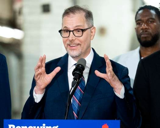 August 10, 2026, New York City, New York, United States: MARK LEVINE, New York City Comptroller, speaking at a press conference about cooling subway platforms at the Chambers Street Subway Station in New York City. New York City United States  - ZUMAb161 20260810_aap_b161_007 Copyright: xMichaelxBrochsteinx
