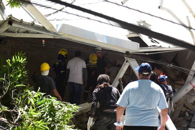 111 killed, 87 injured as magnitude 7.4 earthquake strikes Colombia CALI, COLOMBIA - AUGUST 10: Emergency crews carry out search, rescue and evacuation operations across Cali after a magnitude 7.4 earthquake struck western Colombia, on August 10, 2026 in Cali, Colombia. Preliminary reports indicate that several structures collapsed, buildings and roads were damaged, and some public services were temporarily disrupted. Hospitals activated emergency plans to treat the injured, while technical teams began assessing damaged buildings as authorities warned residents to avoid unsafe structures and remain alert for aftershocks. Edwin Rodriguez Pipicano Anadolu Cali Colombia. Editorial use only. Please get in touch for any other usage.  Copyright: x2026xAnadoluxEdwinxRodriguezxPipicanox