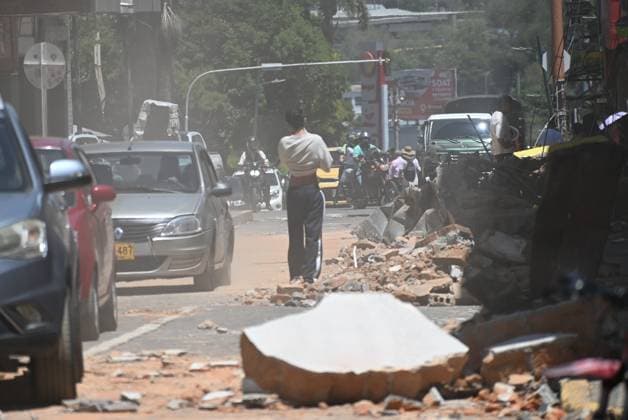111 killed, 87 injured as magnitude 7.4 earthquake strikes Colombia PEREIRA, COLOMBIA - AUGUST 10: Residents and rescue workers carry out search, rescue and evacuation operations after a powerful earthquake struck Colombia, killing at least 18 people and causing widespread damage in Pereira, on August 10, 2026 in Pereira, Colombia. Preliminary reports indicate that several structures collapsed, buildings and roads were damaged, and some public services were temporarily disrupted. Hospitals activated emergency plans to treat the injured, while technical teams began assessing damaged buildings as authorities warned residents to avoid unsafe structures and remain alert for aftershocks. Alexis Munera Anadolu Pereira Colombia. Editorial use on Copyright: x2026xAnadoluxAlexisxMunerax