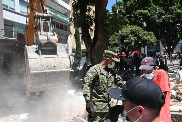 111 killed, 87 injured as magnitude 7.4 earthquake strikes Colombia PEREIRA, COLOMBIA - AUGUST 10: Residents and rescue workers carry out search, rescue and evacuation operations after a powerful earthquake struck Colombia, killing at least 18 people and causing widespread damage in Pereira, on August 10, 2026 in Pereira, Colombia. Preliminary reports indicate that several structures collapsed, buildings and roads were damaged, and some public services were temporarily disrupted. Hospitals activated emergency plans to treat the injured, while technical teams began assessing damaged buildings as authorities warned residents to avoid unsafe structures and remain alert for aftershocks. Alexis Munera Anadolu Pereira Colombia. Editorial use on Copyright: x2026xAnadoluxAlexisxMunerax
