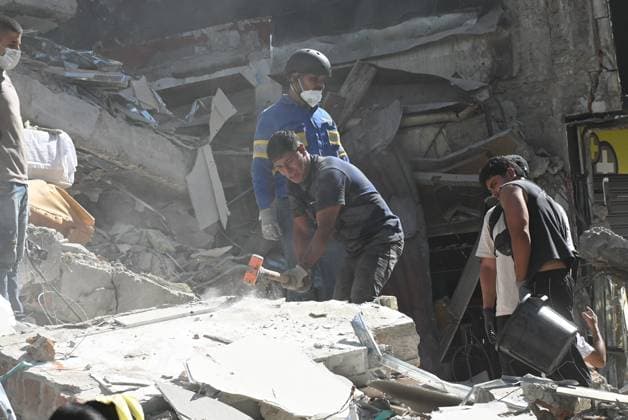 111 killed, 87 injured as magnitude 7.4 earthquake strikes Colombia PEREIRA, COLOMBIA - AUGUST 10: Residents and rescue workers carry out search, rescue and evacuation operations after a powerful earthquake struck Colombia, killing at least 18 people and causing widespread damage in Pereira, on August 10, 2026 in Pereira, Colombia. Preliminary reports indicate that several structures collapsed, buildings and roads were damaged, and some public services were temporarily disrupted. Hospitals activated emergency plans to treat the injured, while technical teams began assessing damaged buildings as authorities warned residents to avoid unsafe structures and remain alert for aftershocks. Alexis Munera Anadolu Pereira Colombia. Editorial use on Copyright: x2026xAnadoluxAlexisxMunerax