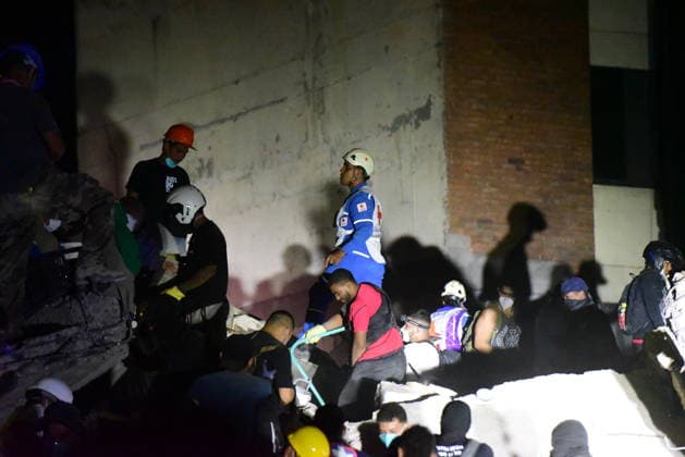 132 killed, 570 injured as magnitude 7.4 earthquake strikes Colombia CALI, COLOMBIA - AUGUST 10: Citizens and emergency response teams continue working to save lives and find the bodies of those who remain missing after a powerful earthquake struck Colombia, killing at least 18 people and causing widespread damage in Cali, Colombia, on August 10, 2026. According to the latest official report, the magnitude 7.4 earthquake has so far left 132 people dead and 570 injured nationwide, in addition to 1,575 homes affected and 61 buildings collapsed. In Cali, authorities have reported 188 people missing, while search and rescue operations continue in different parts of the city. Edwin Rodriguez Pipicano Anadolu Cali Colombia. Editorial use only.  Copyright: x2026xAnadoluxEdwinxRodriguezxPipicanox