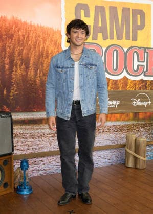 BURBANK, USA, August 10, 2026: Alexandro Byrd at the world premiere of Disney s *Camp Rock 3* at the Walt Disney Studio Lot. Photo by Paul Smith, Featureflash 458817, August 10, 2026, Burbank, CA  Copyright: xPaulxSmithx xFeaturesxFlashx xStarfacex STAR_458817_061