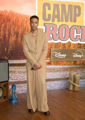 BURBANK, USA, August 10, 2026: Matthew Mdot Finley at the world premiere of Disney s *Camp Rock 3* at the Walt Disney Studio Lot. Photo by Paul Smith, Featureflash 458817, August 10, 2026, Burbank, CA  Copyright: xPaulxSmithx xFeaturesxFlashx xStarfacex STAR_458817_126