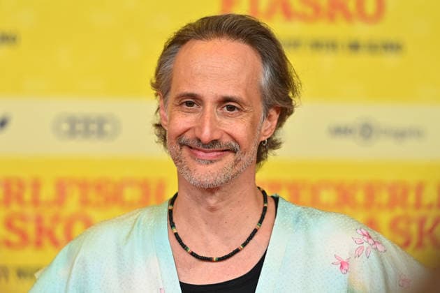 Michael OSTROWSKI, actor; still image, cropped single shot, portrait; World Premiere of *STECKERLFISCHFIASKO* on August 10, 2022, at the Mathäuser Kino in Munich; red carpet