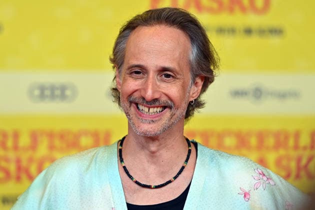 Michael OSTROWSKI, actor; still image, cropped single shot, portrait; World Premiere of *STECKERLFISCHFIASKO* on August 10, 2022, at the Mathäuser Kino in Munich; red carpet