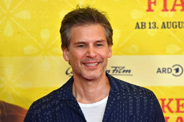 Florian ODENDAHL, actor; still image, cropped single shot, portrait; World Premiere of *STECKERLFISCHFIASKO* on August 10, 2022, at the Mathäuser Kino in Munich; Red Carpet
