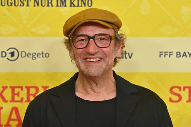 Max SCHMIDT, actor; still image; cropped single shot; portrait; World Premiere of *STECKERLFISCHFIASKO* on August 10, 2022, at the Mathaeser Kino in Munich; red carpet