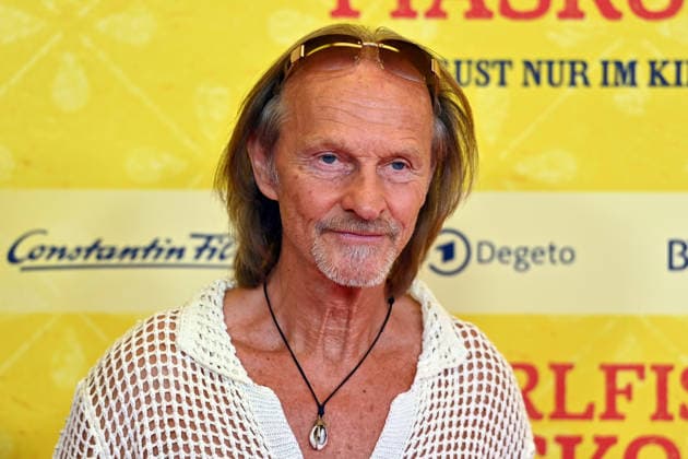 Eisi GULP, actor; still image; cropped close-up; portrait; World Premiere of *STECKERLFISCHFIASKO* on August 10, 20226, at the Mathäuser Kino in Munich; red carpet