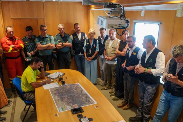 More than 500 personnel are fighting the fire in Niebla, Huelva. The First Vice President and Minister of the Presidency, Health, and Emergencies, Antonio Sanz 2d, along with the acting Government Delegate for Andalusia, Francisco Toscano 3d, is chairing the coordination meeting at the Forward Command Post for the Niebla, Huelva, wildfire. August 11, 2026, in Niebla, Huelva, Andalusia, Spain. More than 500 personnel from the Military Emergency Unit (UME) and the Civil Guard are now participating in efforts to extinguish the forest fire in Niebla, Huelva, following a further expansion of the human and material resources allocated to this operation. Additionally, the UME has added four new bulldozers that will be deployed throughout Tuesday, Copyright: xFranciscoxJ.xOlmox 7709398