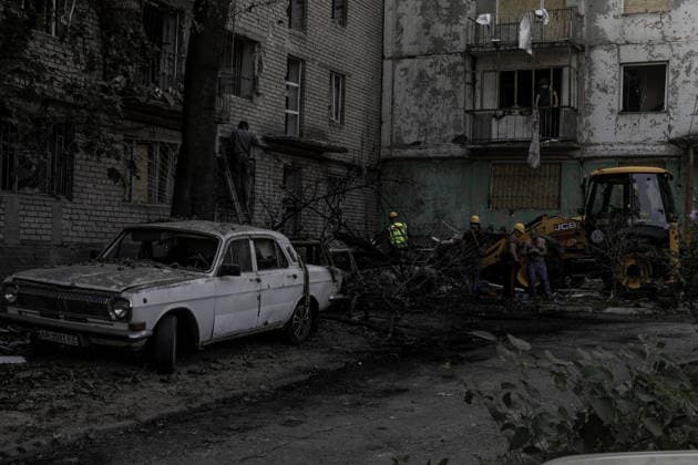 Deadly missile attack in Zaporizhia ZAPORIZHZHIA, UKRAINE - AUGUST 11: A view of the aftermath of the latest Russian attack, which killed six people and injured around 20 others in a civilian area in the southwestern part of the Zaporizhzhia at around 2 a.m. in Ukraine, on August 11, 2026. Niccolo Celesti Anadolu Zaporizhzhia Ukraine. Editorial use only. Please get in touch for any other usage.  Copyright: x2026xAnadoluxNiccoloxCelestix