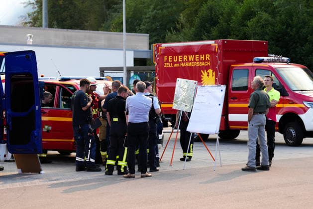 Forest Fire in Zell am Harmersbach, August 11, 2026 Forest Fire in Zell am Harmersbach, August 11, 2026 Zell am Harmersbach Fire Department Zell am Harmersbach Baden-Württemberg Germany Copyright: xBEAUTIFULxSPORTS Boscox