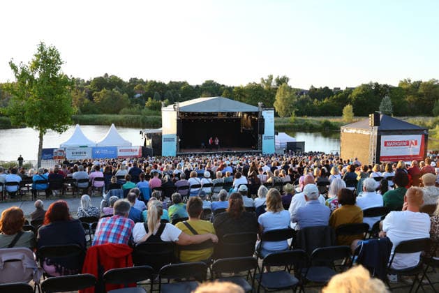 Volker Heißmann and Martin Rassau at the 2026 Seebühnen Festival at the Wilhelminenaue in Bayreuth