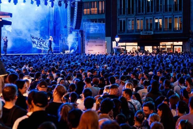 Germany, Aachen: Program for the World Equestrian Championships, World Championships, FEI, World Championships Special in the Old Town, concerts, Ferris wheel, market, Katschhof, CHIO, Sonos Clip, thousands of visitors, fans, crowds Copyright: xThiemoxRudolphx