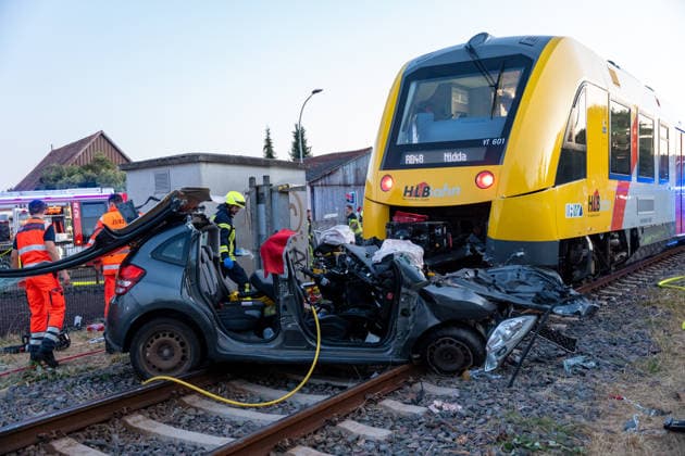 Accident Involving a Train and a Car On the evening of August 11, 2026, an accident occurred in Reichelsheim involving a car and an HLB train. For reasons that remain unclear, the train collided with the car and pushed it several meters along the tracks. The driver was seriouslyand was taken to a hospital by rescue helicopter. Reichelsheim, Hesse, Germa