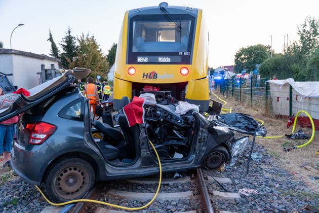 Accident Involving a Train and a Car On the evening of August 11, 2026, an accident occurred in Reichelsheim involving a car and an HLB train. For reasons that remain unclear, the train collided with the car and pushed it several meters along the tracks. The driver was seriouslyand was taken to a hospital by rescue helicopter. Reichelsheim, Hesse, Germa