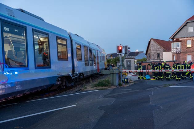 Accident Involving a Train and a Car On the evening of August 11, 2026, an accident occurred in Reichelsheim involving a car and an HLB train. For reasons that remain unclear, the train collided with the car and pushed it several meters along the tracks. The driver was seriouslyand was taken to a hospital by rescue helicopter. Reichelsheim, Hesse, Germa