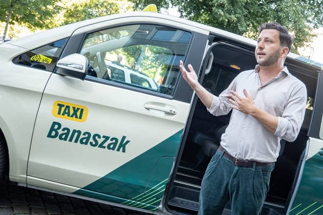 Felix Banaszak, Federal Chair of BÜNDNIS 90 THE GREENS, kicks off his 2026 summer tour under the slogan Taxi Banaszak. Felix Banaszak’s Taxi Banaszak summer tour begins in Berlin, Berlin, Berlin, Germany, at the party headquarters.