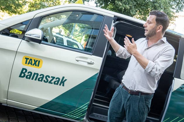 Felix Banaszak, Federal Chair of BÜNDNIS 90 THE GREENS, kicks off his 2026 summer tour under the slogan Taxi Banaszak. Felix Banaszak’s Taxi Banaszak summer tour begins in Berlin, Berlin, Berlin, Germany, at the party headquarters.