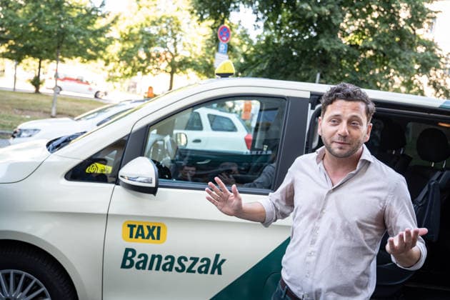 Felix Banaszak, Federal Chair of BÜNDNIS 90 THE GREENS, kicks off his 2026 summer tour under the slogan Taxi Banaszak. Felix Banaszak’s Taxi Banaszak summer tour begins in Berlin, Berlin, Berlin, Germany, at the party headquarters.